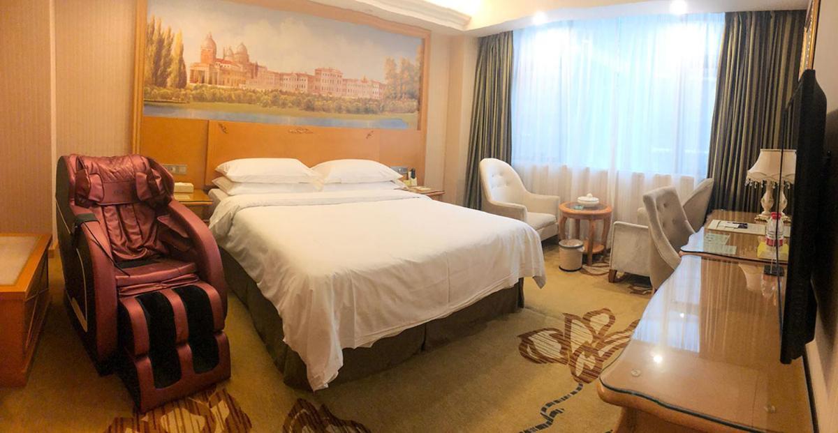 Vienna International Hotel Puning International Commodity City Esterno foto